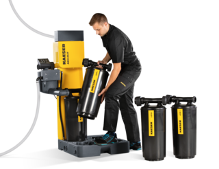 The valve in the cartridge prevents liquids from leaking.