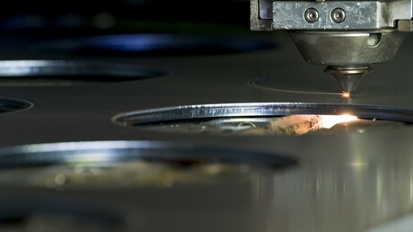 compressed air for metal fabrication