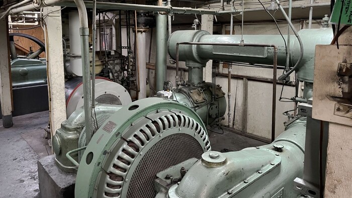 old piston compressor